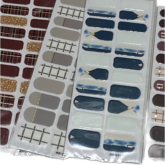 Nail Stickers Assorted Designs 10 Pieces - Picture 7 of 7